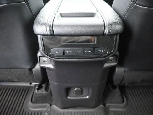 Used 2024 Toyota Grand Highlander AWD image 25