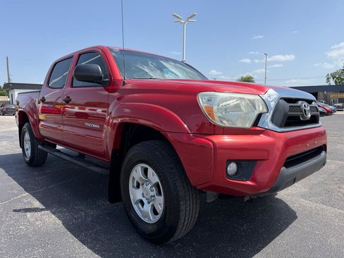 Used 2015 Toyota Tacoma PreRunner w/ SR5 Package RWD image 3