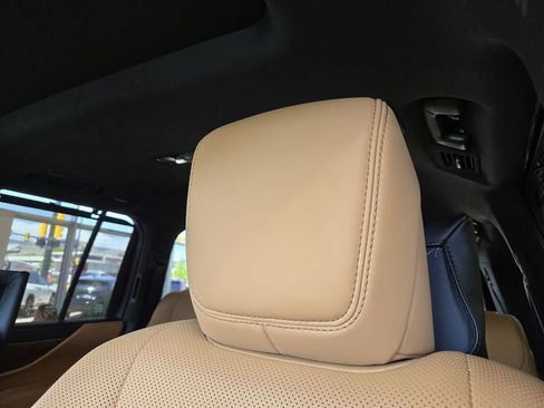 Used 2026 Lexus LX 600 4WD w/ Luxury Package image 15
