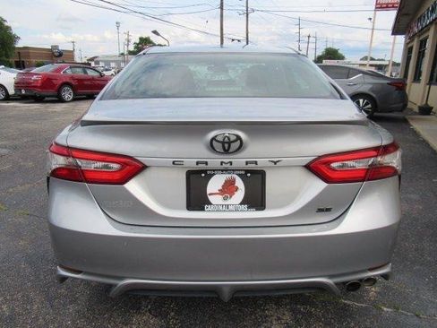 Used 2018 Toyota Camry SE w/ Moonroof Package FWD image 12
