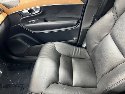 Used 2024 Volvo XC90 T8 Plus w/ Protection Package Premier AWD/4WD image 16