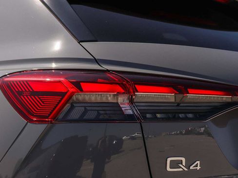 Used 2023 Audi Q4 e-tron Premium w/ Convenience Package RWD image 12
