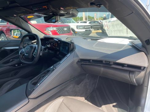 Used 2024 Chevrolet Corvette Stingray Preferred Cpe w/ Z51 Performance Package RWD image 16