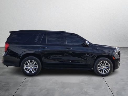 Used 2022 GMC Yukon SLT w/ SLT Premium Package image 5