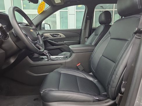 Used 2023 Chevrolet Traverse LT FWD image 19