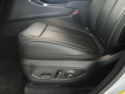 New 2025 Jeep Grand Cherokee L Limited image 10