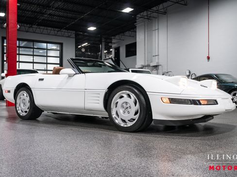 Used 1991 Chevrolet Corvette Convertible RWD image 7