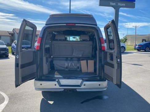 Used 2013 GMC Savana 2500 Extended RWD image 28