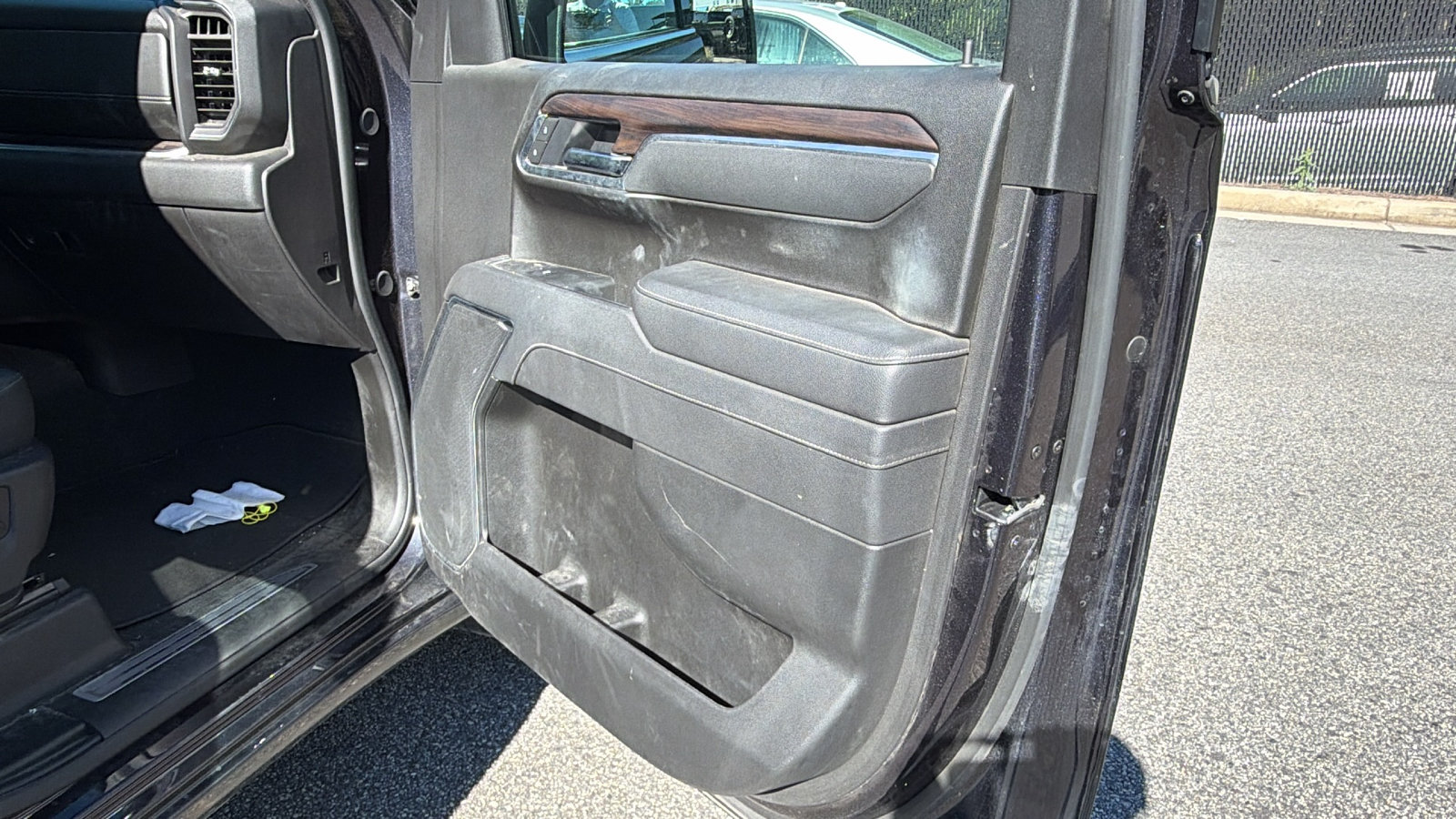 Used 2025 GMC Sierra 1500 SLT AWD/4WD image 18