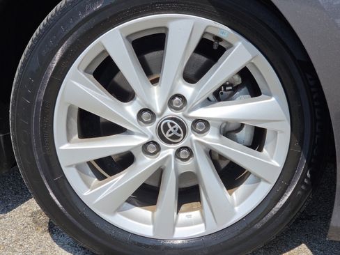 Used 2022 Toyota Camry LE w/ Carpet Mat Package (TMS) FWD image 11