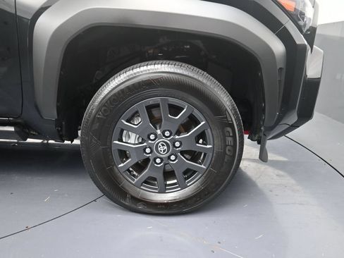 Used 2026 Toyota 4Runner SR5 AWD/4WD image 5