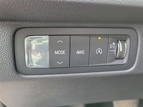 Used 2025 Chevrolet Traverse Z71 w/ Driver Confidence Package image 22