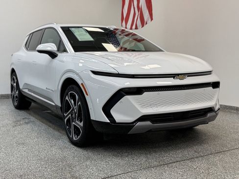 Used 2024 Chevrolet Equinox EV LT w/ Active Safety Package 3 image 3