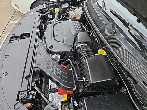 Certified 2024 Chrysler Pacifica Touring-L image 35