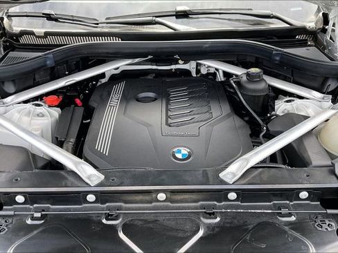 Used 2019 BMW X5 xDrive40i w/ M Sport Package AWD/4WD image 9