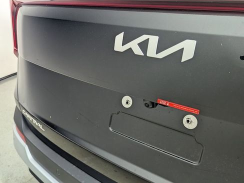 New 2026 Kia Carnival EX FWD image 8