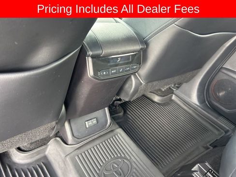 Used 2023 Toyota Highlander XSE FWD image 14
