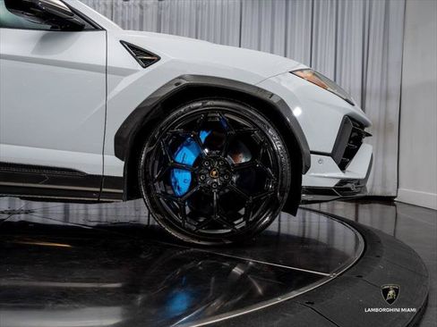 Used 2024 Lamborghini Urus Performante AWD/4WD image 26