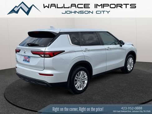 Used 2024 Mitsubishi Outlander ES AWD/4WD image 5