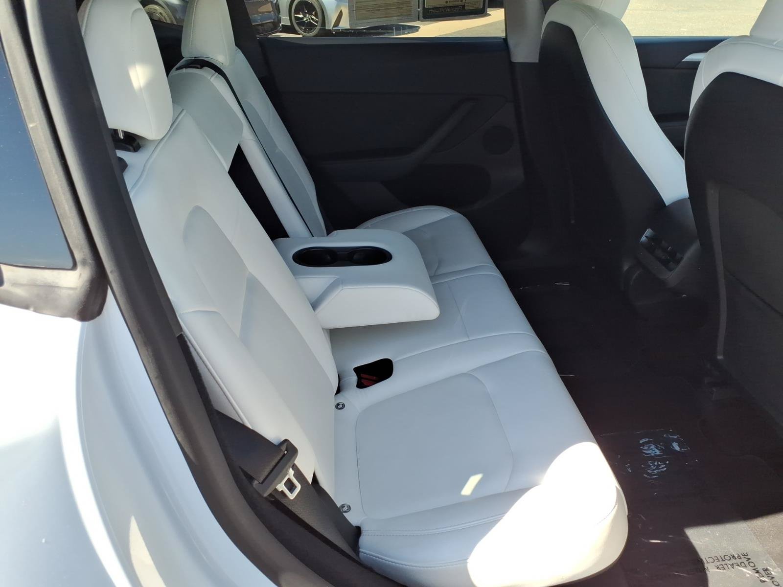 Used 2023 Tesla Model Y Performance AWD/4WD image 17