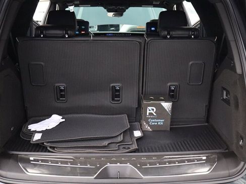 Used 2026 Cadillac Escalade V w/ LPO, ONYX Package AWD/4WD image 39