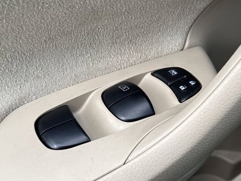 Used 2013 Nissan Altima 2.5 SV image 24