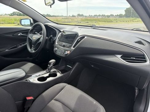 Used 2023 Chevrolet Malibu LT FWD image 15