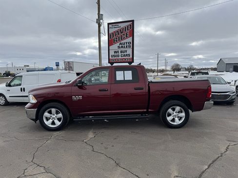 Used 2022 RAM 1500 Classic SLT w/ Electronics Group image 1