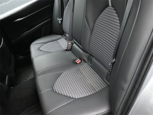 Used 2022 Toyota Camry SE image 23