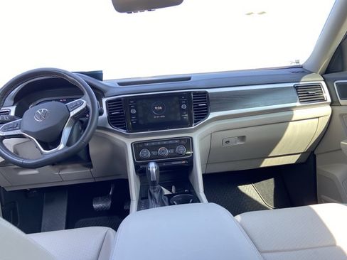 Used 2023 Volkswagen Atlas SE w/ Panoramic Sunroof Package FWD image 19