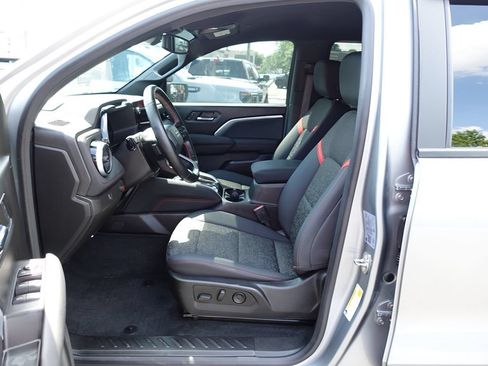 Used 2023 Chevrolet Colorado Z71 w/ Z71 Convenience Package 2 AWD/4WD image 16