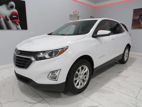 Used 2020 Chevrolet Equinox LT w/ Driver Convenience Package image 5