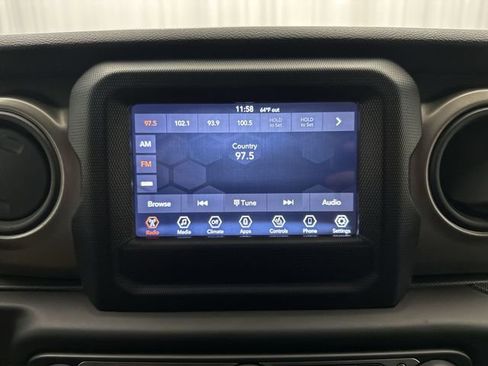 Used 2021 Jeep Gladiator Sport AWD/4WD image 16