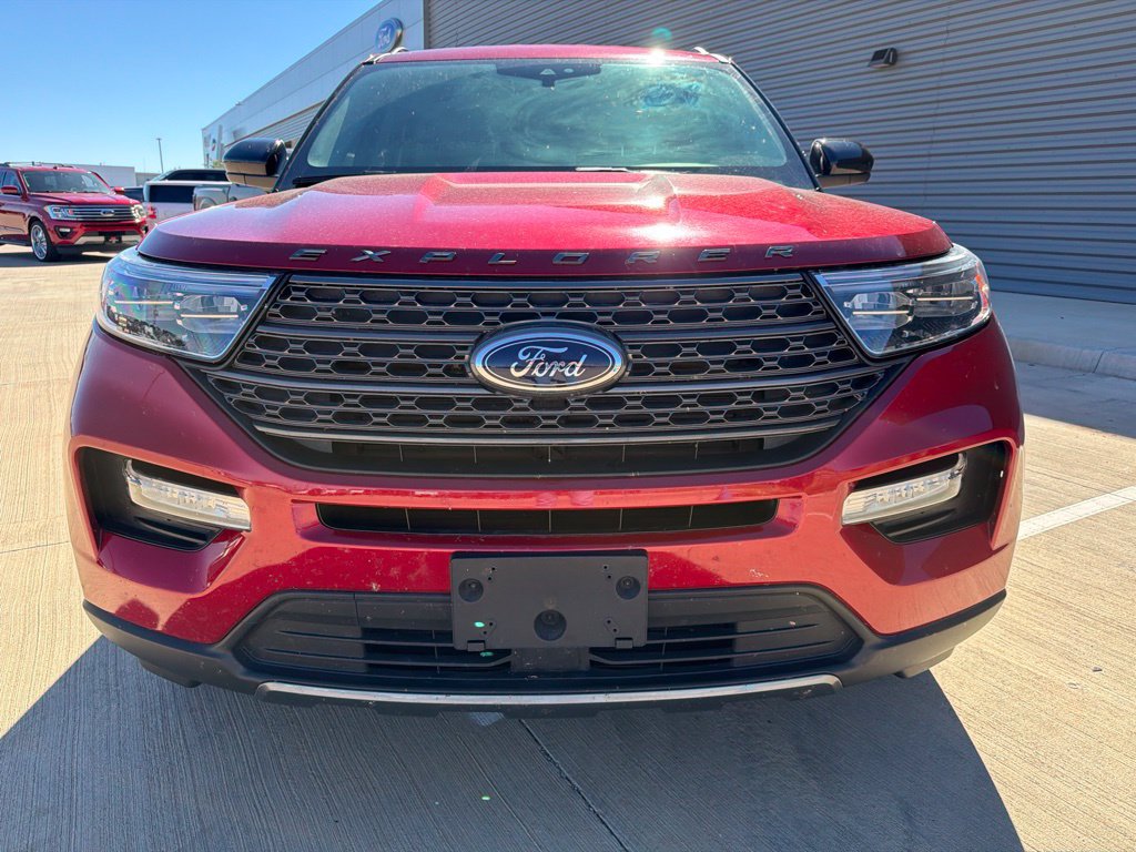 Used 2022 Ford Explorer XLT w/ Equipment Group 202A AWD/4WD image 7