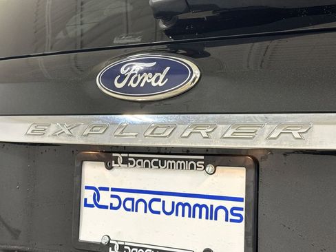 Used 2013 Ford Explorer FWD image 25