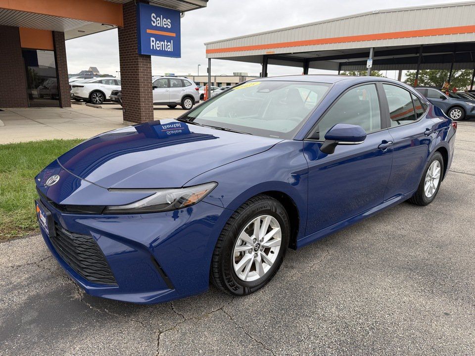 Used 2025 Toyota Camry LE FWD image 1
