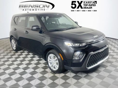 Used 2022 Kia Soul LX FWD image 1