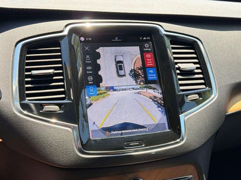 Certified 2025 Volvo XC90 B6 Plus AWD/4WD image 24