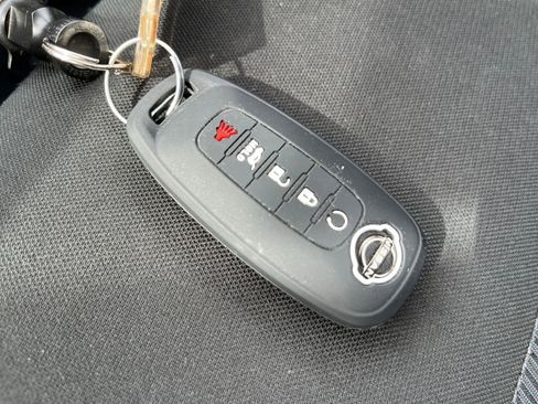 Used 2025 Nissan Versa SV image 21