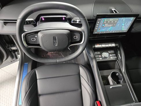 New 2026 Lincoln Nautilus Premier image 15