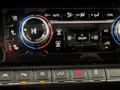 Used 2023 GMC Sierra 1500 AT4 w/ AT4 Preferred Package image 38