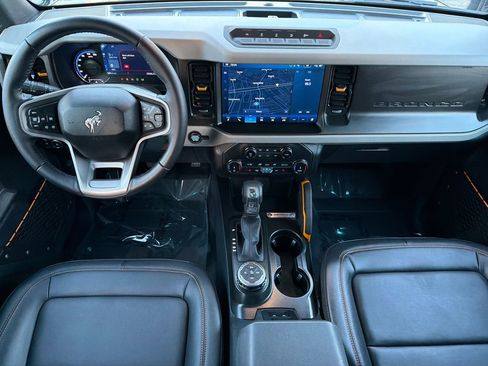 Used 2022 Ford Bronco Badlands w/ Sasquatch Package image 18