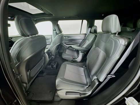 New 2025 Jeep Grand Cherokee L Laredo w/ Luxury Tech Group I image 27