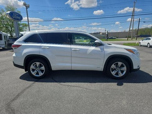 Used 2016 Toyota Highlander Limited w/ Driver Technology Package AWD/4WD image 5