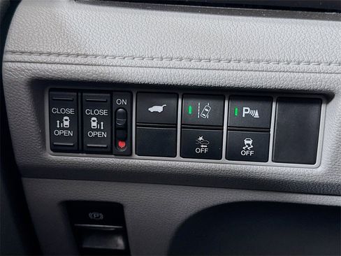 Used 2018 Honda Odyssey Touring image 21