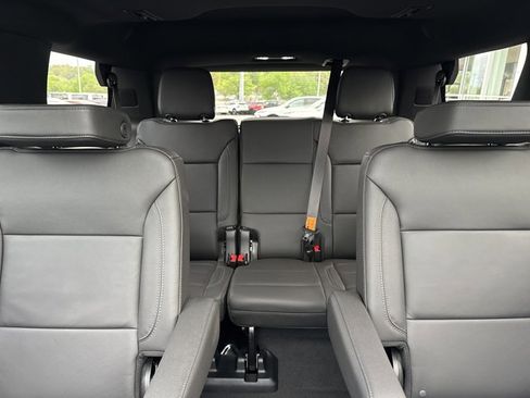 Used 2024 Chevrolet Tahoe Z71 w/ Luxury Package image 20