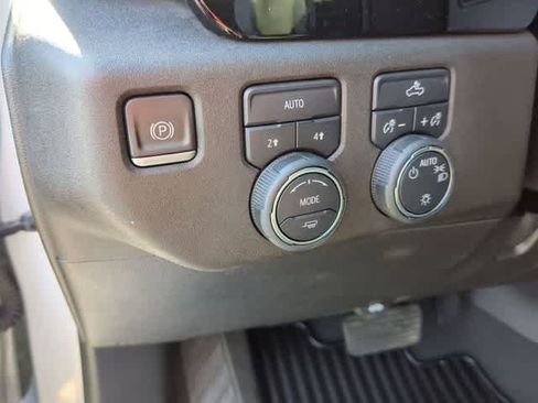 Used 2022 Chevrolet Silverado 1500 LT image 18