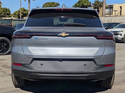 New 2026 Chevrolet Equinox EV LT image 9