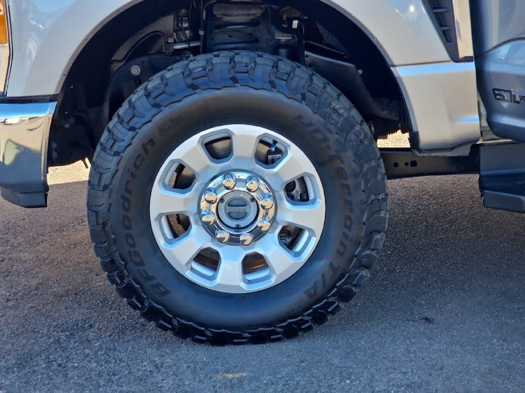 Used 2023 Ford F250 XLT w/ FX4 Off-Road Package AWD/4WD image 36