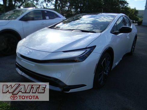 New 2026 Toyota Prius XLE FWD image 5